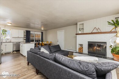 06-Living Room 20220317-DW-3069