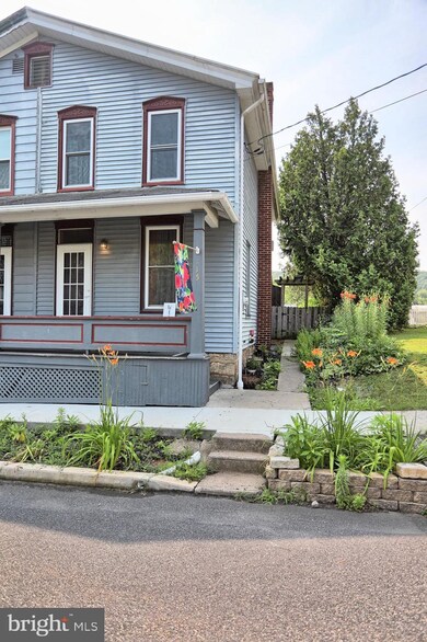 115 W Mcclure St, New Bloomfield, PA 17068 - photo 2