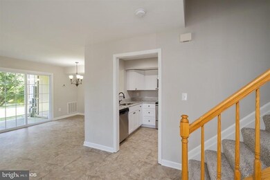 20036 Gateshead Cir, Germantown, MD 20876 - photo 5