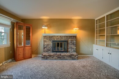 1220 Stirling St, Coatesville, PA 19320 - photo 2