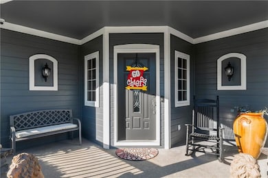 636 SW Lakeview Dr, Grain Valley, MO 64029 - photo 5