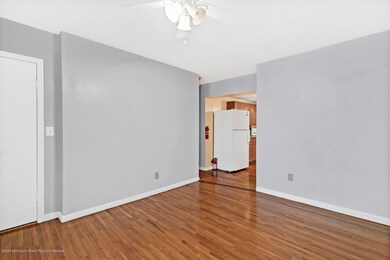 305 Hillside Ave Long Branch-large-009-0