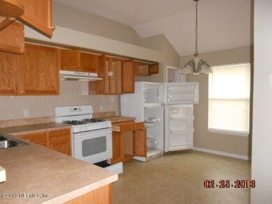 6090 Scenic Meadow Ln, Jacksonville, FL 32244 - photo 2