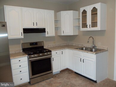 1624 Mineral Spring Rd, Reading, PA 19602 - photo 5