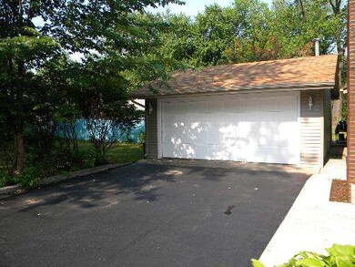 18000 Thomas Ln, Country Club Hills, IL 60478 - photo 2