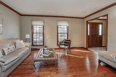 369 Bluegrass Dr, Wheaton, IL 60189 - photo 2