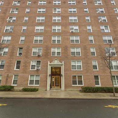 Flagg Court unit 119, Brooklyn, NY 11209 - photo 2