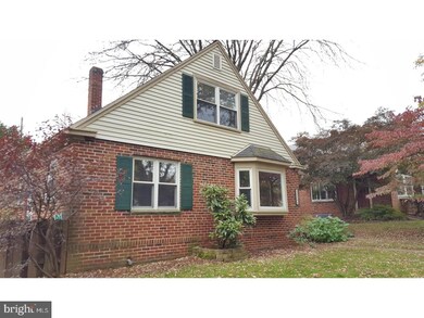 2340 W Greenleaf St, Allentown, PA 18104 - photo 3