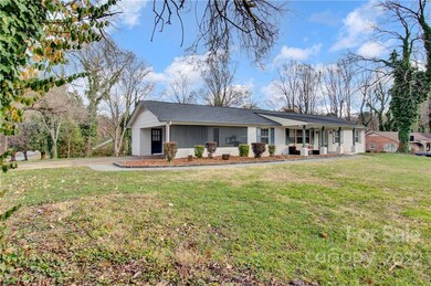 1046 Valley St, Statesville, NC 28677 - photo 4