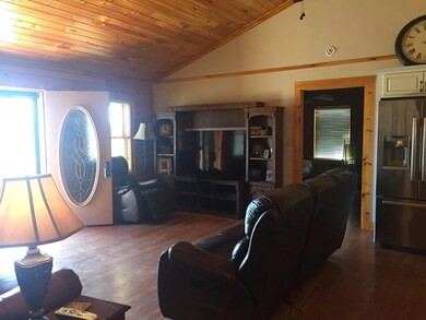 215 E Netherland Rd, Cookeville, TN 38506 - photo 2