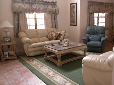 1530 E Oak Knoll Cir, Davie, FL 33324 - photo 4