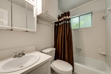 8803 Twisting Vine Ln, Houston, TX 77040 - photo 6