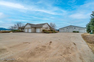3Front of home.jpg-SMALL