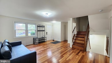 6427 Birchleigh Cir, Alexandria, VA 22315 - photo 4