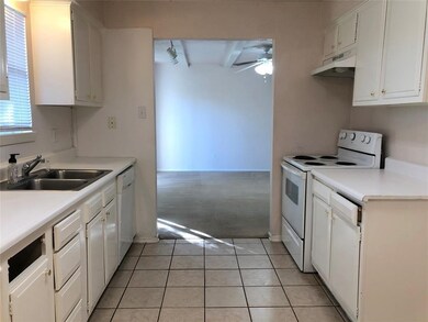 16815 Bougainvilla Ln, Friendswood, TX 77546 - photo 4