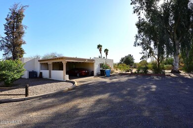 Side Garage-Carport