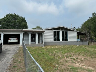 1033 W Lake Dr, Weatherford, TX 76087 - photo 2