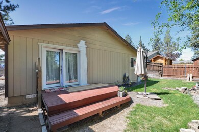 1941 SW Reindeer Ave-2
