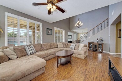 105-LivingRoom_2