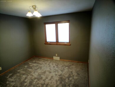 914 Catherine St, Joliet, IL 60435 - photo 6