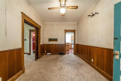 702 Peoria St, Lincoln, IL 62656 - photo 5