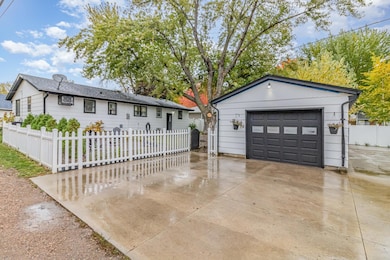 206 2nd St SE, New Prague, MN 56071 - photo 2