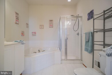 16767 Blackjack Oak Ln, Woodbridge, VA 22191 - photo 6