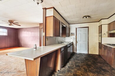 612 W New York Ave, McComb, MS 39648 - photo 6