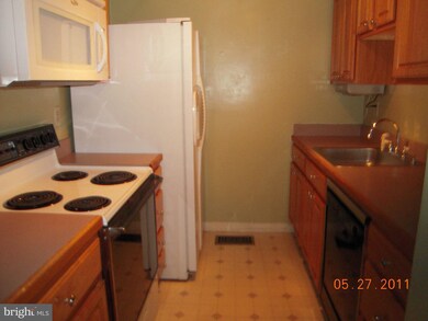 580 Glen Ct unit 36A, Glen Burnie, MD 21061 - photo 7