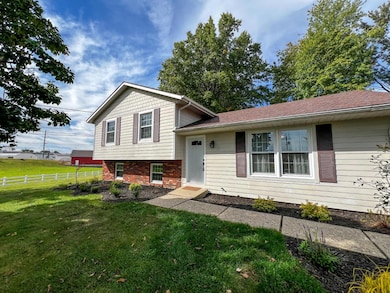 23 Terrance Dr, Batesville, IN 47006 - photo 2