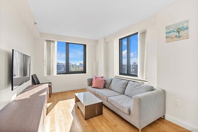 39-16 Prince St unit 8E, Flushing, NY 11354 - photo 2