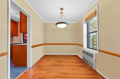 80-35 Springfield Blvd unit 4F, Oakland Gardens, NY 11364 - photo 7