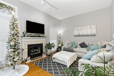 1922 E Bay Pointe Dr, Bloomington, IN 47401 - photo 3