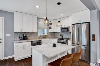 828 SW Wayne Ave, Topeka, KS 66606 - photo 6