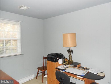 591 Manatawny St, Pottstown, PA 19464 - photo 6