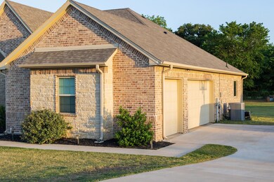 107 Maudy Ln, Springtown, TX 76082 - photo 3