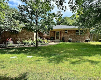 6812 W 34th Place, Tulsa, OK 74107 - photo 2