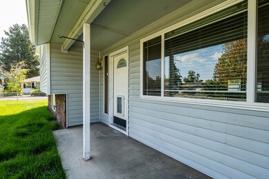 1012 SW Black Butte Blvd, Redmond, OR 97756 - photo 2