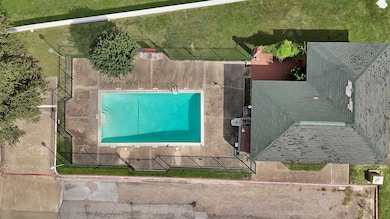 1402 S Carrier Pkwy unit 110, Grand Prairie, TX 75051 - photo 7