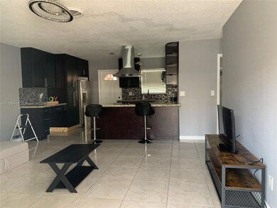 38 SE 11th St unit 1, Dania, FL 33004 - photo 3