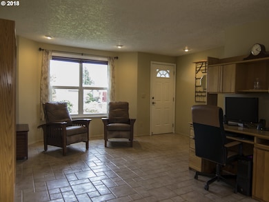 2509 SW Indian Mary Ct, Troutdale, OR 97060 - photo 3