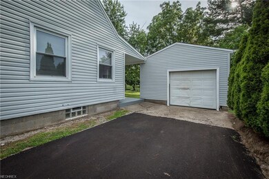 Detached garage