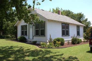 1200 Reese Ln, Azle, TX 76020 - photo 2