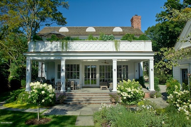 409 Round Hill Rd, Greenwich, CT 06831 - photo 3