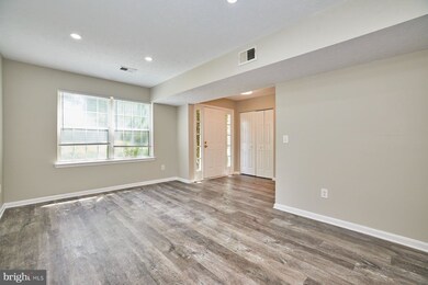 14017A Grumble Jones Ct, Centreville, VA 20121 - photo 6