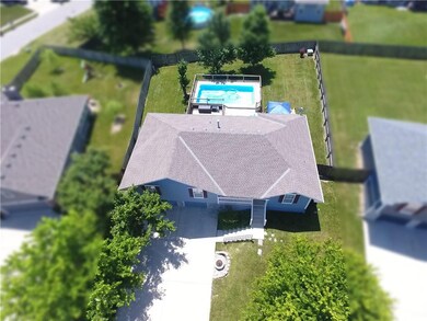 1703 Longhorn Ln, Raymore, MO 64083 - photo 3