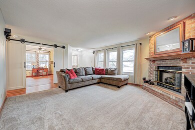 12160 Doncaster Ct, Fishers, IN 46037 - photo 3