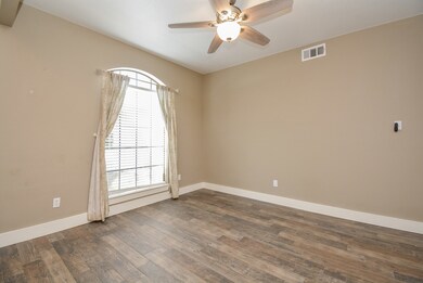 2050 Troon Dr, Alvin, TX 77511 - photo 5