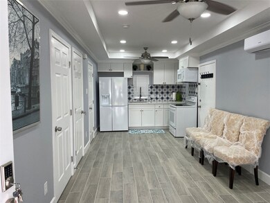503 S Jack St unit B, Alvin, TX 77511 - photo 4