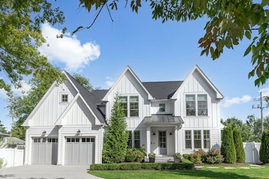 469 S Sunnyside Ave, Elmhurst, IL 60126 - photo 2